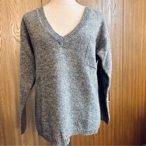 Women’s Saks Fifth Avenue Shetland Wool Gray V-Neck Sweater, EUC, S